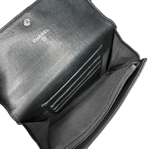 Authentic CHANEL Black Quilted Chevron Lambskin Leather CC Button Wallet Clutch - Picture 8 of 15